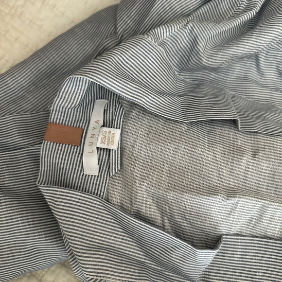 NWOT 💙🤍 Lunya Resort Linen Silk Kimono Robe pinstripe Blue and White - Picture 3 of 8